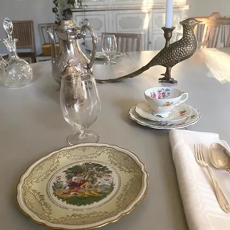 Chateau Ciers Bed & Breakfast Saint-Ciers-sur-Gironde